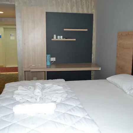 Suit Palas Aparthotel *